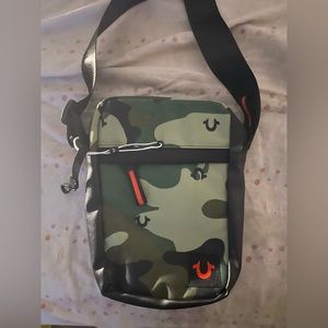 True religion cross body bag UNISEX